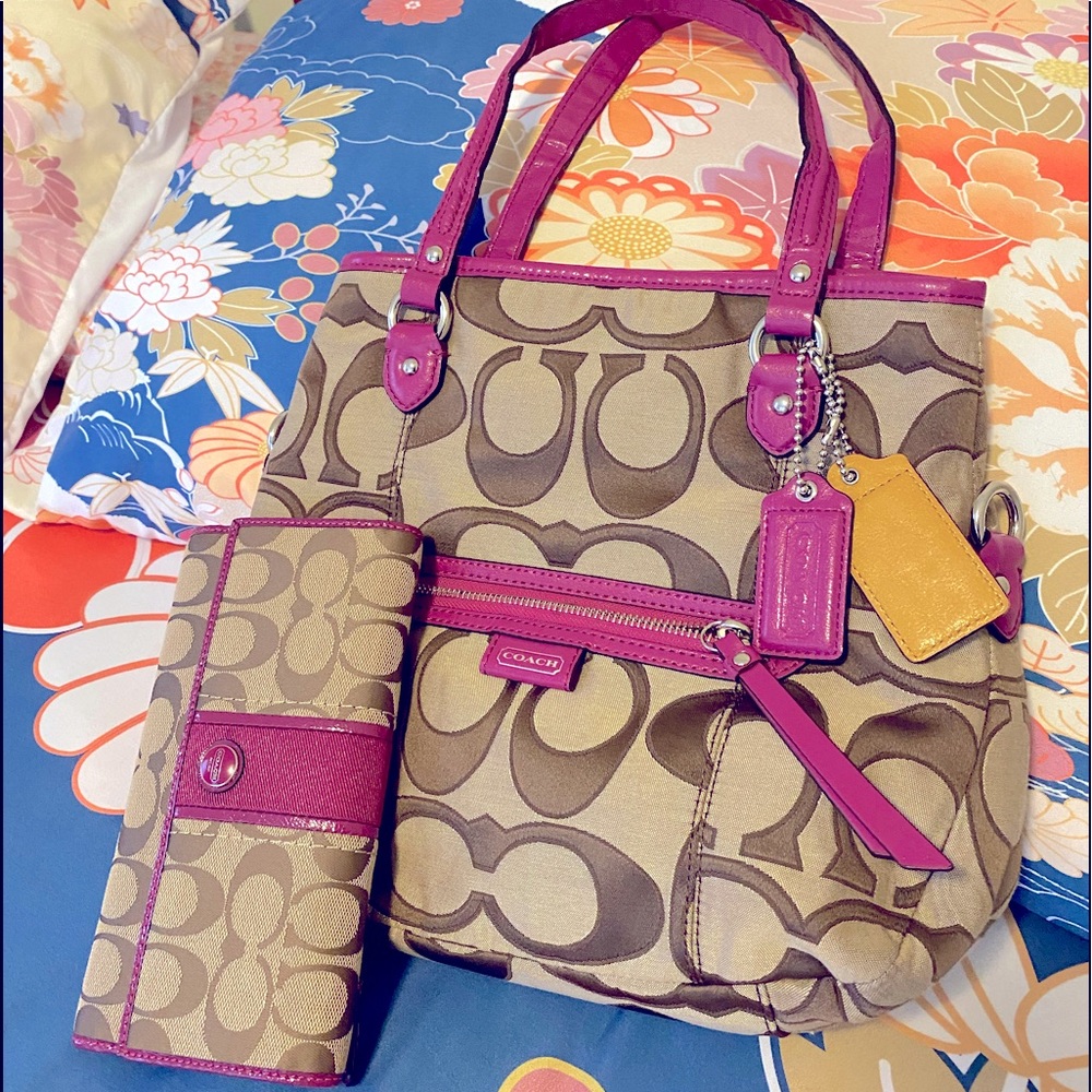 Coach Mia and matching wallet! Never used! 💜